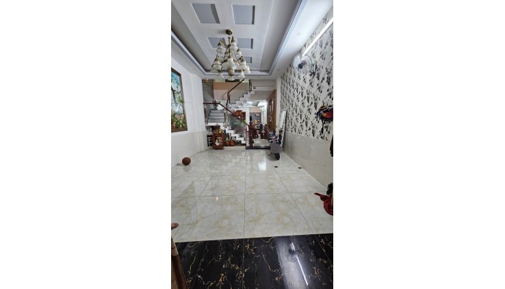 Bán nhà Tân Bình P15 Cống Lở - xe hơi vào nhà - 68m2 - 7.8 tỷ